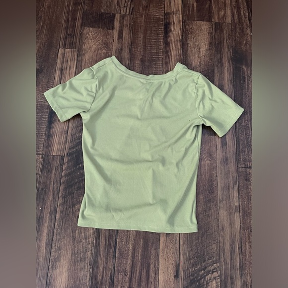 Very good material and very soft and light green mixed with yellow - Picture 2 of 2